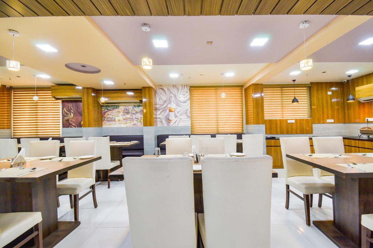 Fabhotel Kohinoor Plaza Ahmadabad Zewnętrze zdjęcie