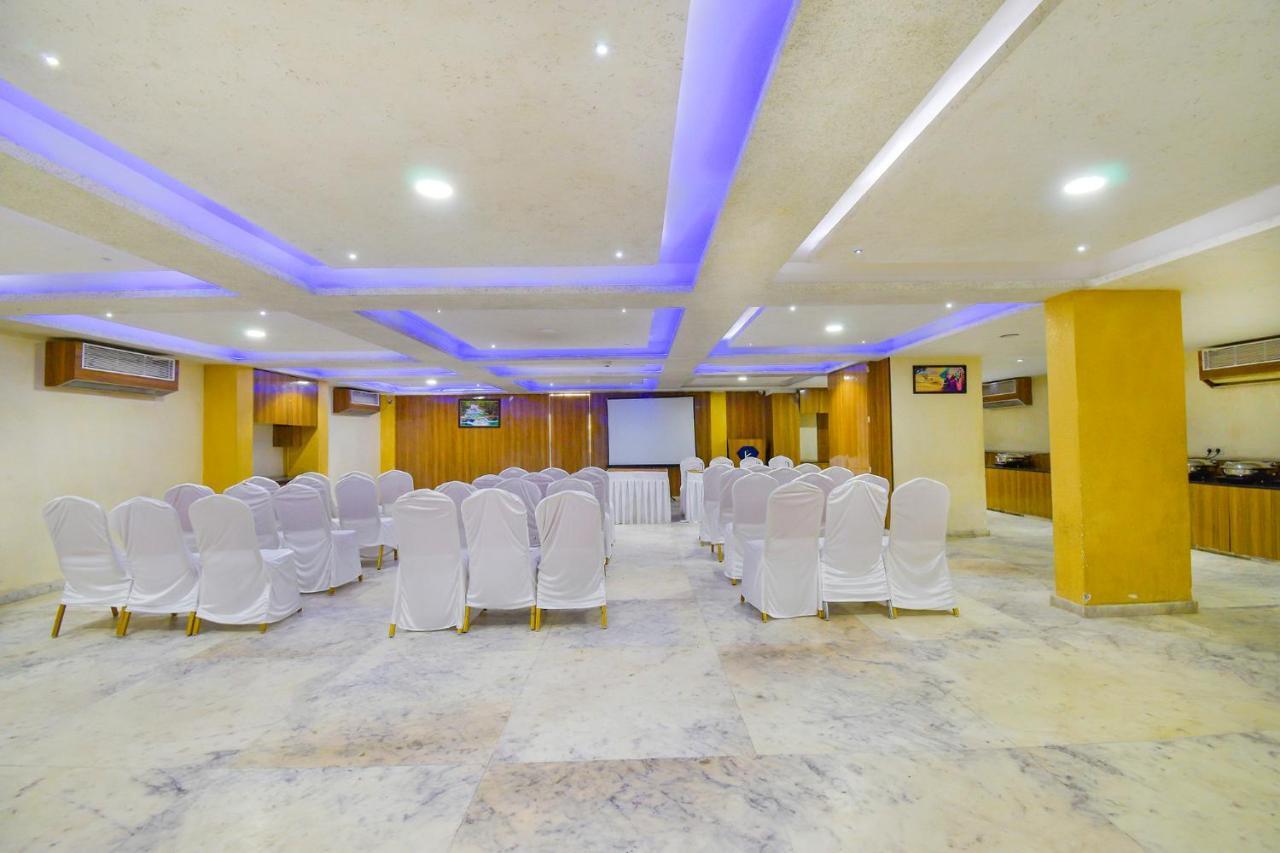 Fabhotel Kohinoor Plaza Ahmadabad Zewnętrze zdjęcie