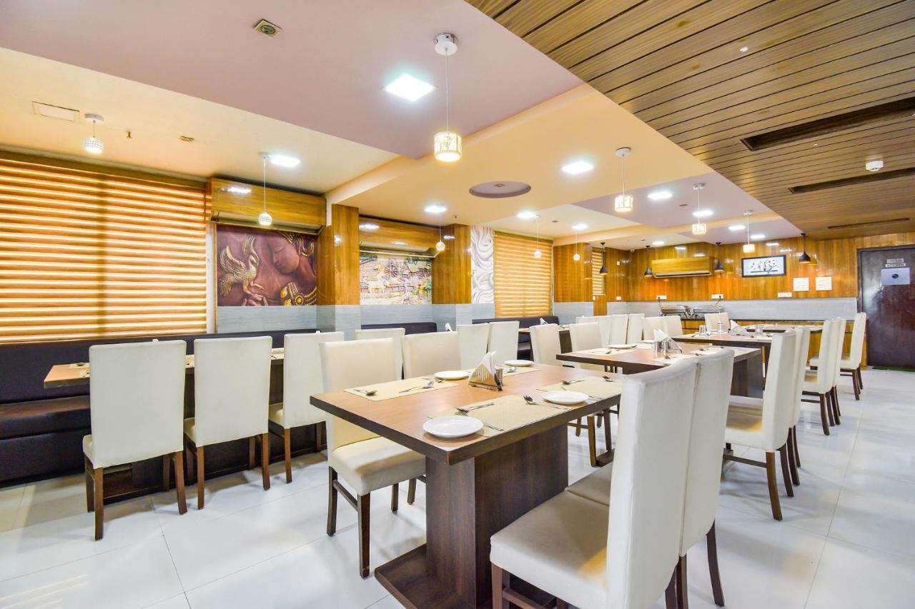 Fabhotel Kohinoor Plaza Ahmadabad Zewnętrze zdjęcie