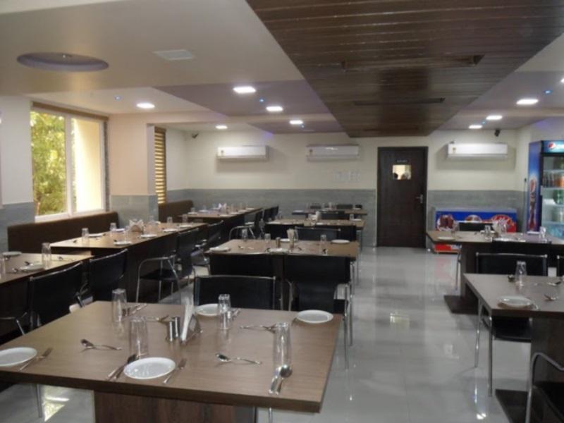 Fabhotel Kohinoor Plaza Ahmadabad Zewnętrze zdjęcie